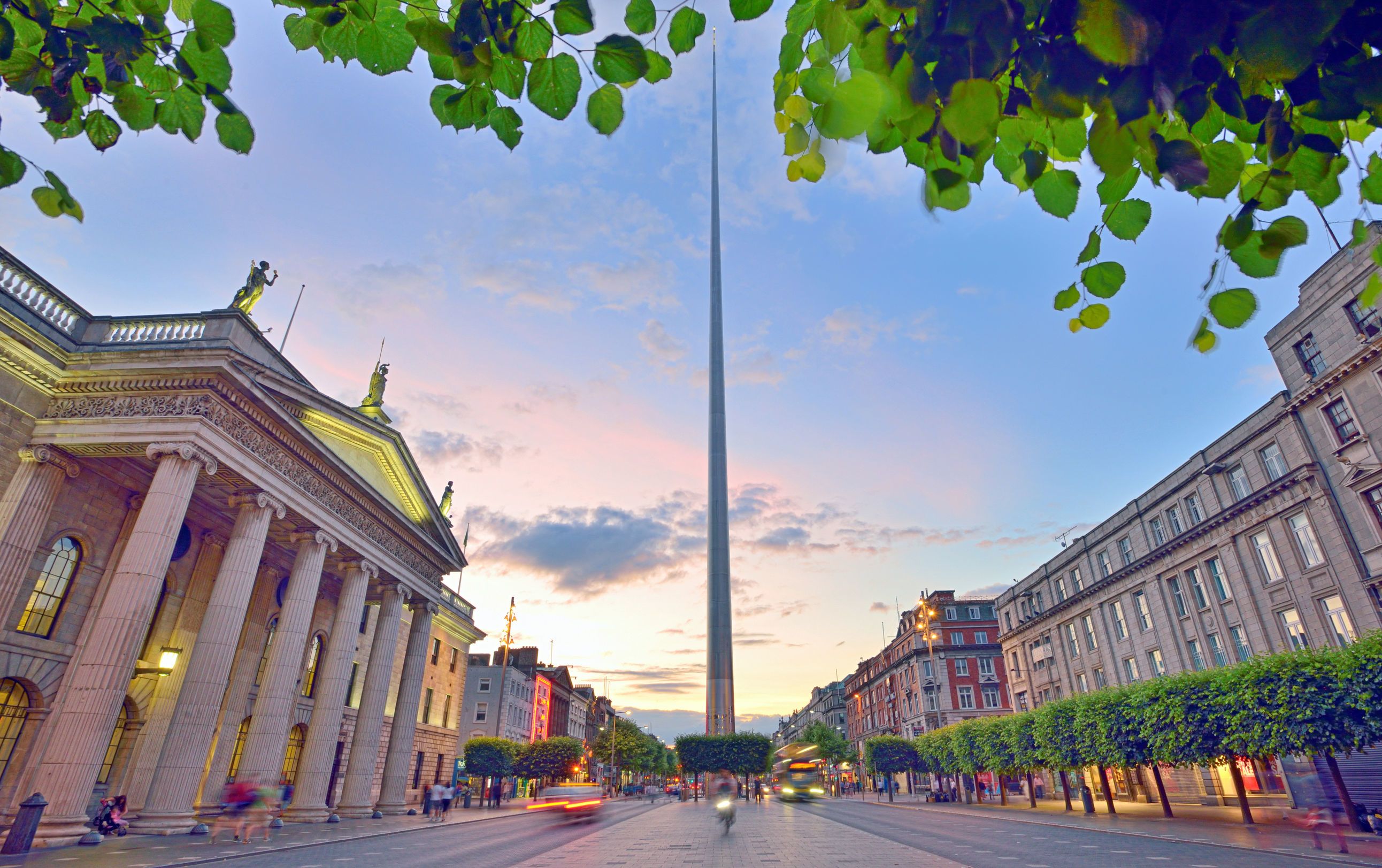 Dublin Spire při západu slunce | jordachelr/123RF.com