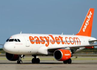 Easyjet Airbus 319 | trevorbenbrook/123RF.com