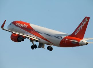 Easyjet Airbus A320 | trevorbenbrook/123RF.com