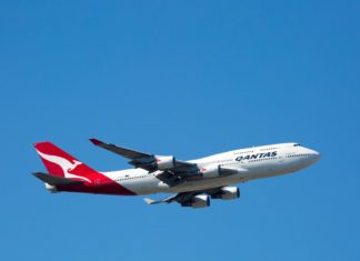 Qantas Boeing 747-400 | filedimage/123RF.com