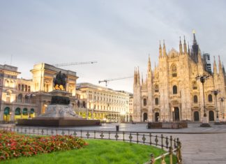 Katedrála Duomo a Galerie Vittorio Emanuele v Miláně | oneinchpunch/123RF.com